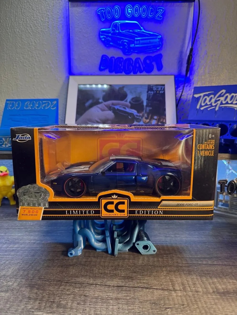 Jada 1/24 collectors club 2005 Ford GT numbered 4438